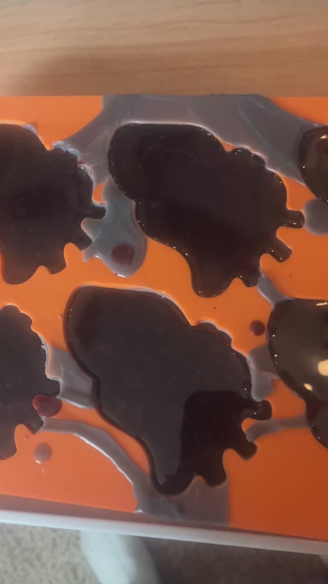 Bleeding heart wax melt